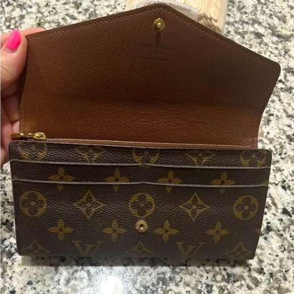 Louis Vuitton Sara Wallet In LV Stores Now - Picture 2 of 6